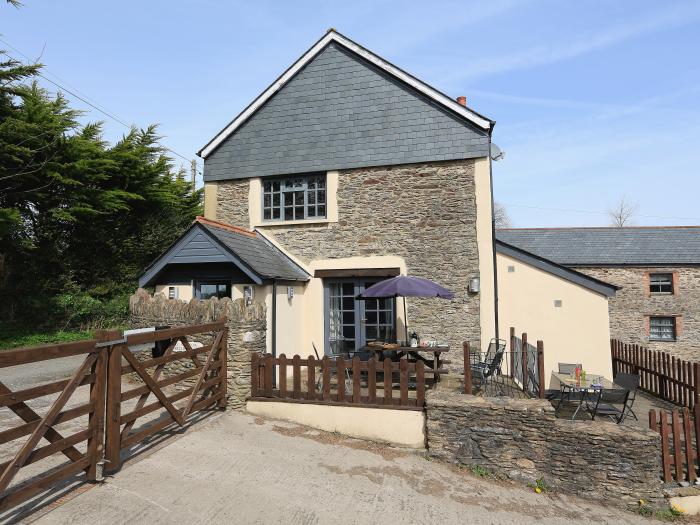 Little Cotton Farmhouse, Dartmouth, Devon, countryside, farmhouse, close to the coast, pet-friendly,