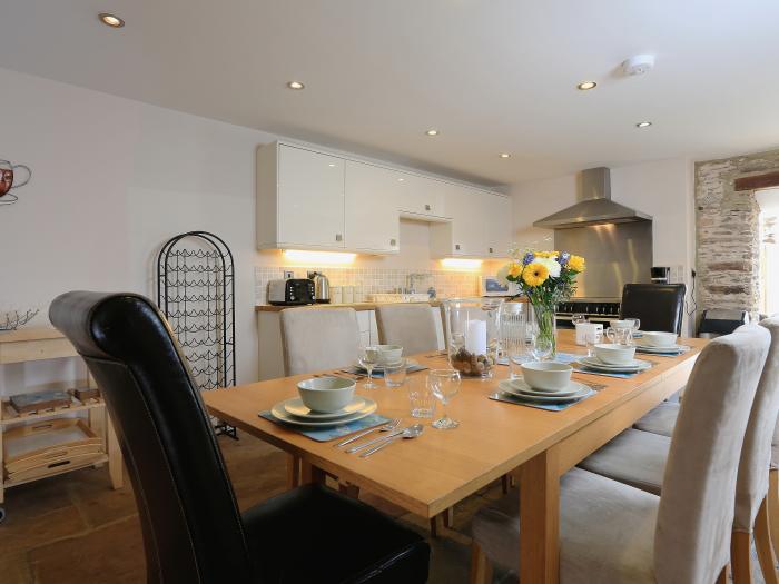 Little Cotton Farmhouse, Dartmouth, Devon, countryside, farmhouse, close to the coast, pet-friendly,