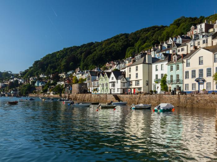 The Retreat, Dartmouth, Devon family-friendly, pet-friendly, multi-level garden and roadside parking