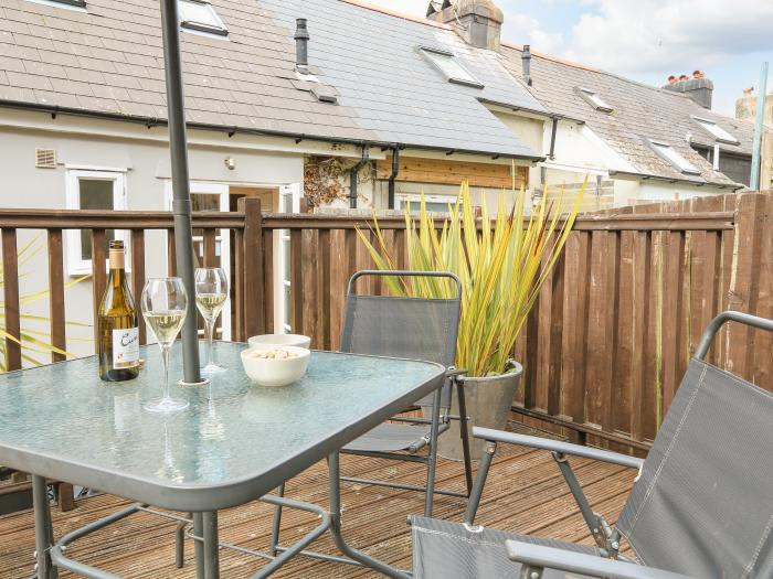 The Retreat, Dartmouth, Devon family-friendly, pet-friendly, multi-level garden and roadside parking