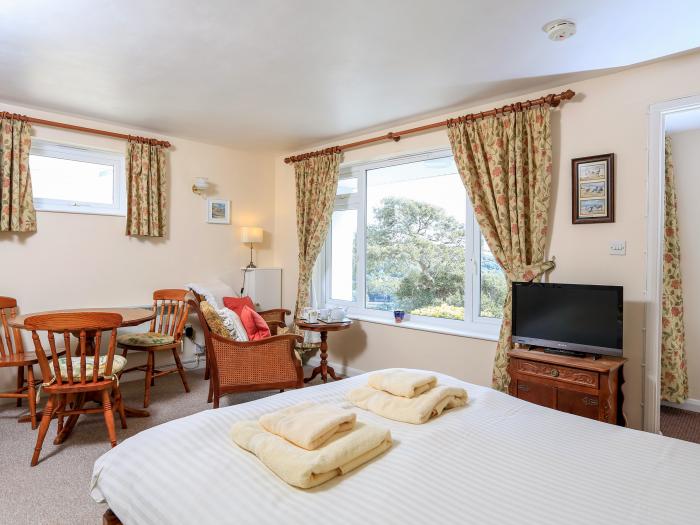 Sunrise, 8 Melbury, Devon