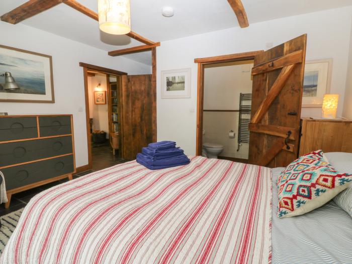 Woodcutters, Rezare near Launceston, Cornwall, Near the Dartmoor National Park, Hot tub, WiFi, 2 bed