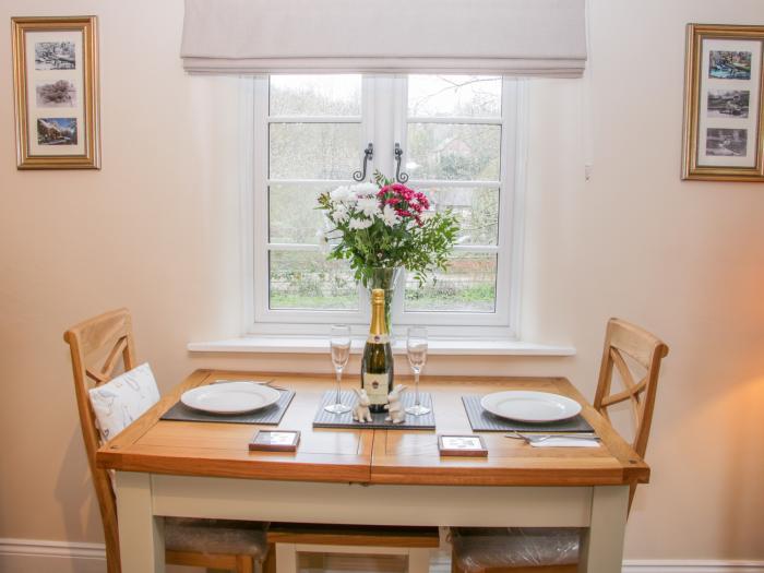 Tub Boat Cottage, Shropshire