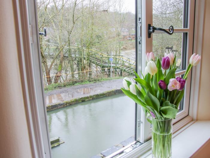 Tub Boat Cottage, Shropshire