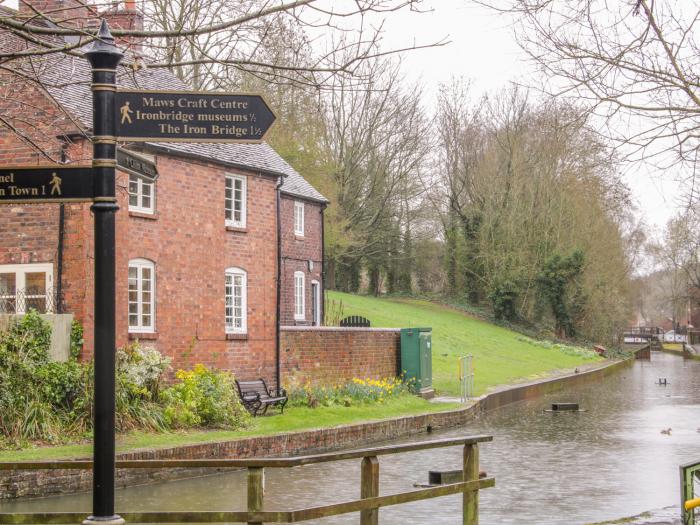 Tub Boat Cottage, Shropshire