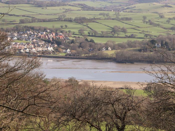 Cymryd Uchaf, Wales