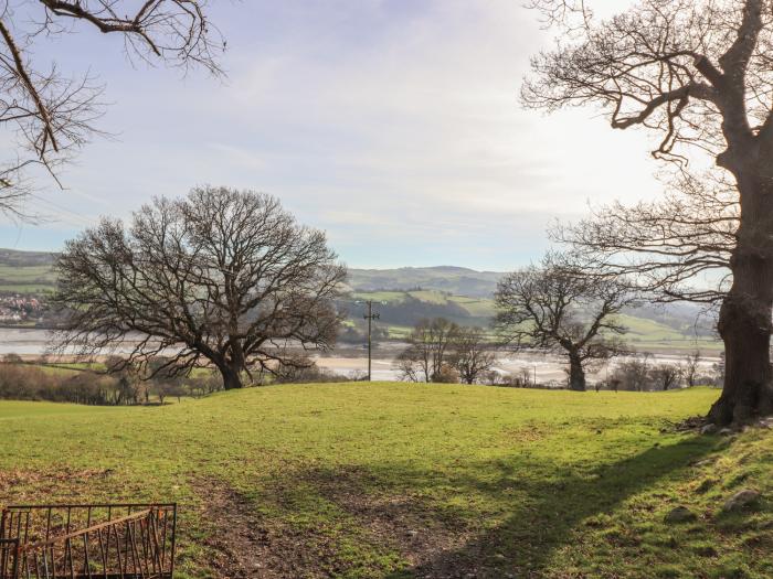 Cymryd Uchaf, Wales