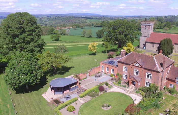 Broad Meadows Farmhouse (12 Guests)