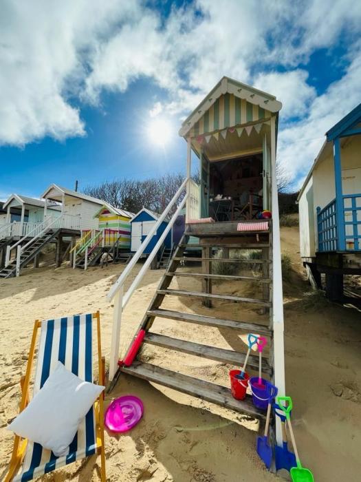 Number Ten Wells Beach Hut