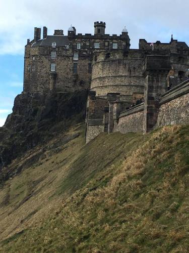 Castle Wynd - Historic Edinburgh Castle Views Central Apartment