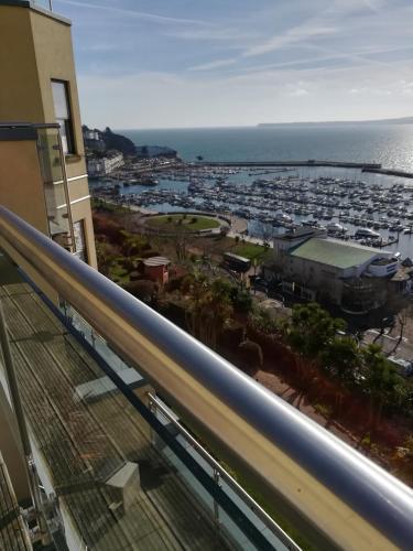 Panoramic sea views, sleeps 4, Torquay