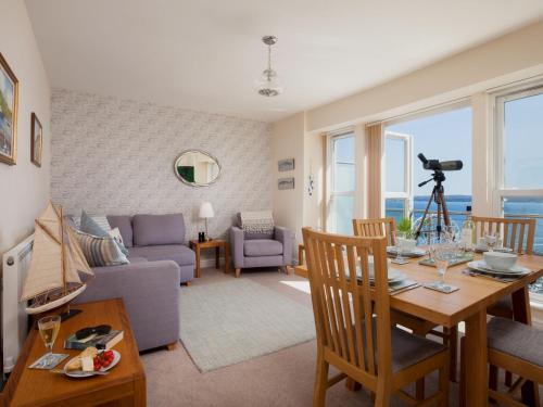 Beautiful Apartment in Torquay with Sea View