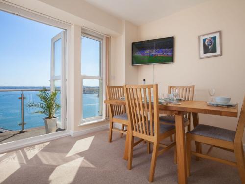 Beautiful Apartment in Torquay with Sea View