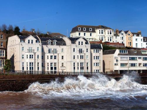 Modern Apartment in Dawlish with Dawlish Coast view