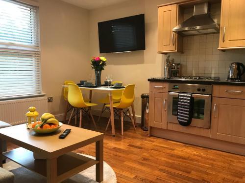 One Bedroom Flat in Bush Hill Park, London, London