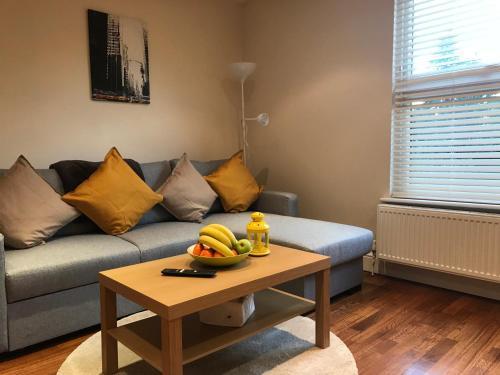 One Bedroom Flat in Bush Hill Park