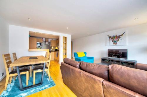 ALTIDO New Town 3bed/2bath Apt with free Parking & Lift!, Edinburgh, Midlothian