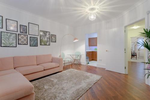 Refurbished 2 Bedroom Flat in Haggerston