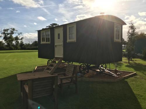 The Rowan Shepherds Hut