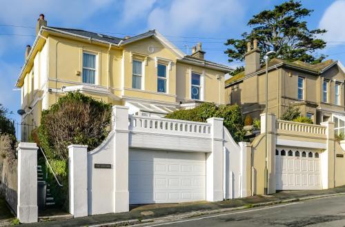 The Birches - Large Victorian Villa, Torquay, Torquay, Devon