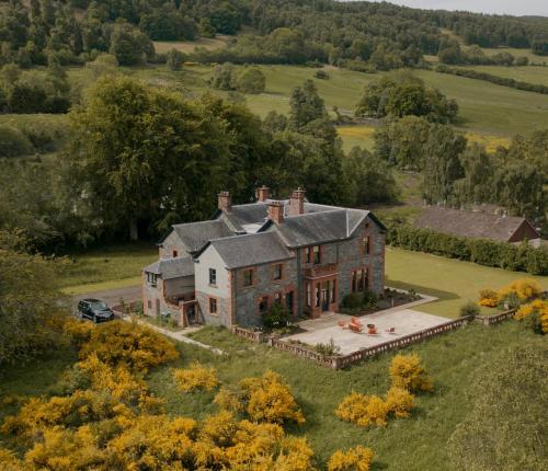 Aberfeldy Chateau Sleeps 18 WiFi, Aberfeldy, Perth and Kinross