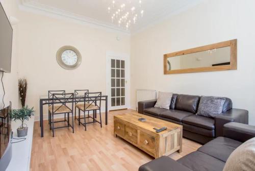 Historic Apartment 20 Minutes Walk to Princes St