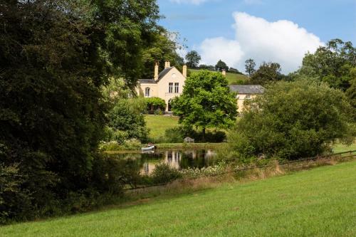 Rackenford Chateau Sleeps 18 WiFi T772832