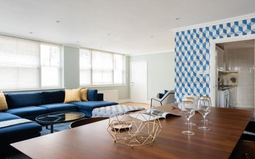 The Kensington Palace Mews - Bright & Modern 6BDR House with Garage, London, London