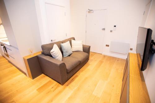 Stylish and Clean 1 Bed Apartment Maidenhead Town center