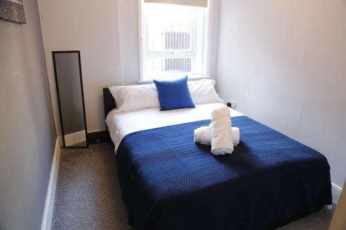 COSY GROUND FLOOR APARTMENT CLOSE To EVERYTHING, MINUTES WALK FROM THE RVI, CITY CENTRE & PARKS