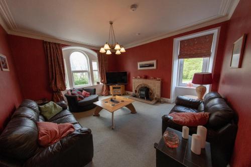 Period House / Entire Upstairs Flat, Inverness, Highlands