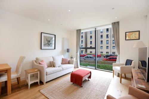 Luxurious, central 1 bed in Quartermile - parking, Edinburgh, Midlothian