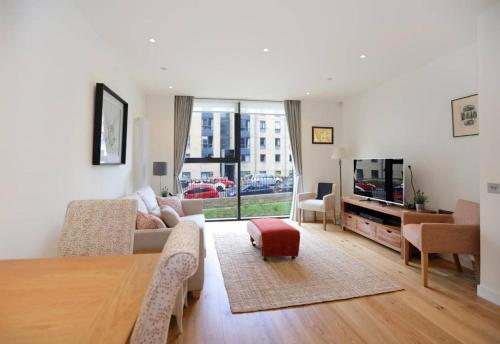 Luxurious, central 1 bed in Quartermile - parking