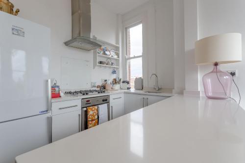 Gorgeous Apartment in a West End Mansion