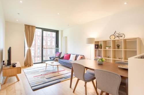 Quartermile Retreat With Parking, Edinburgh, Midlothian