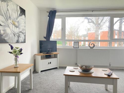 Lolite Homes - 2 Bed Perfect for City Hospital, Edgbaston & City Centre - Melton Serviced Apartment