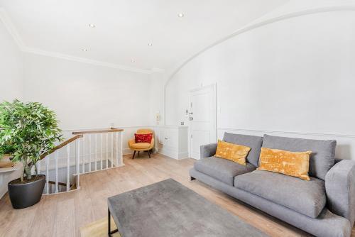 Stylish 2 bedroom flat in Knightsbridge