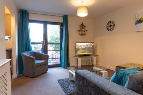 Southampton City Centre 2 Bedroom Hawk Apartment - Equipped For Business or Holiday