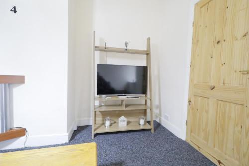 Spacious City Apartment In Newcastle Close To Everything With Amenities And Travel Links All Around