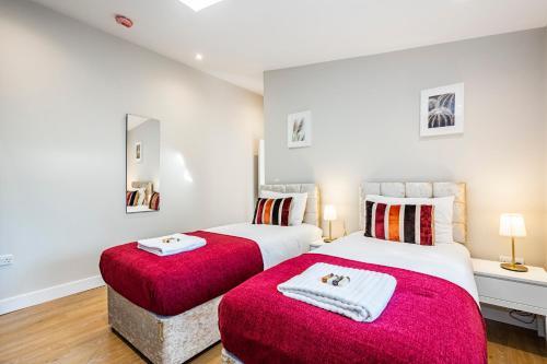 South Woodford 2 Bed En-Suite House, London, London