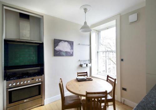 ALTIDO Edinburgh Spacious Apartment - Royal Mile