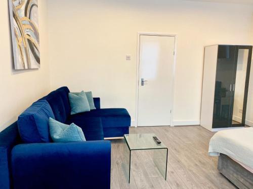 Onebedroom Apartment next to Aldgate East Station