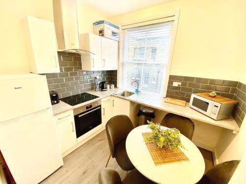 Onebedroom Apartment next to Aldgate East Station