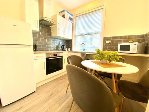 Onebedroom Apartment next to Aldgate East Station