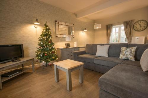 Eyam Cottage - Darwin Lake Holiday Village, Matlock, Derbyshire