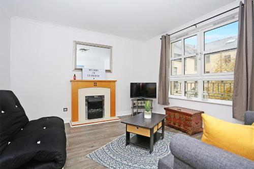 ALTIDO Apartment near The Royal Mile with Free Parking, Edinburgh, Midlothian