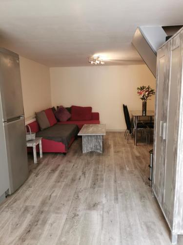 2 Bedroom Cottage Style Garden House - sleep 6, London, London