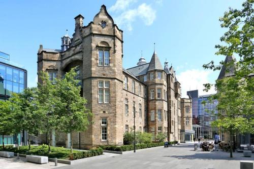 Modern Central Quartermile Studio, Edinburgh, Midlothian