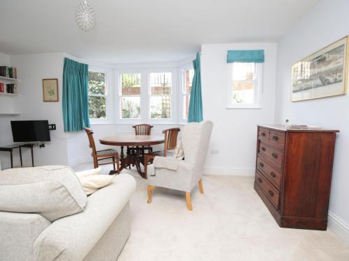 Lovely Central Oxford Apartment + Sun Trap Patio