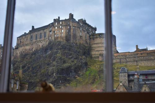 Grassmarket - Beautiful 1BR in Grassmarket w Castle views